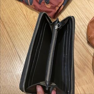 Black leather Sandqvist wallet for @brooke_welsh